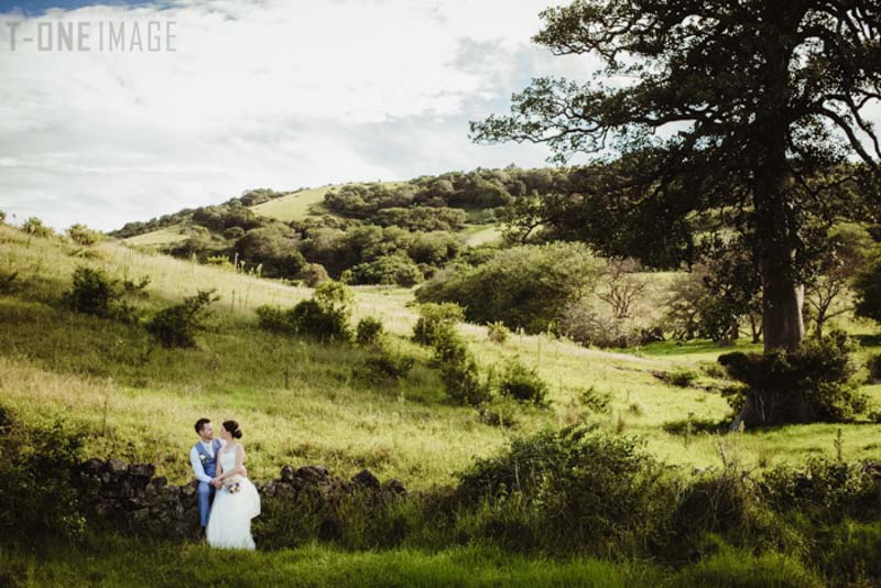 Tennille & Kraig's wedding @ Bush Bank NSW Melbourne wedding photography t-one image