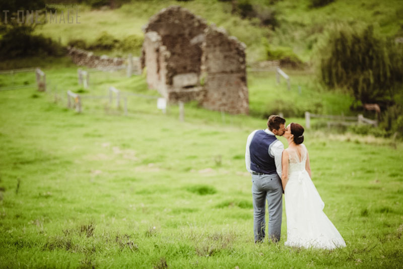 Tennille & Kraig's wedding @ Bush Bank NSW Melbourne wedding photography t-one image