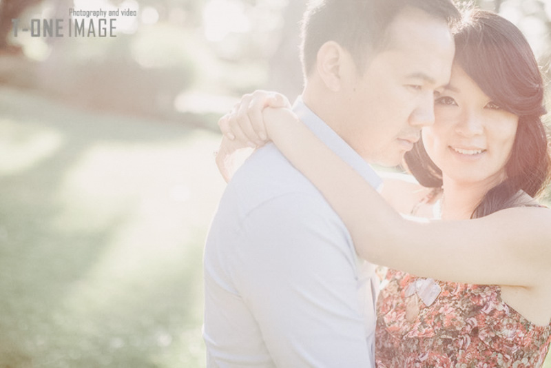 Vivian & Long's engagement @ Williamstown Beach VIC Melbourne wedding photography t-one image