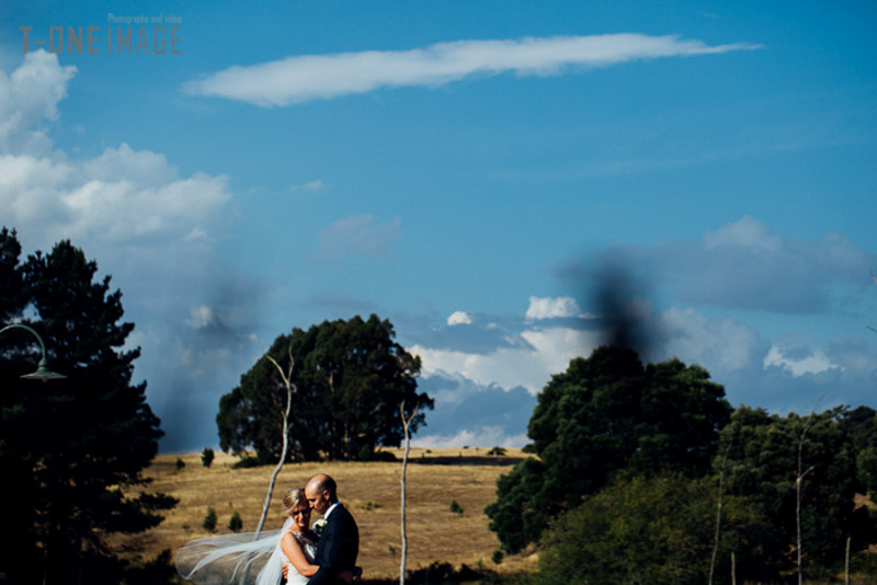 Andrew & Megan's wedding @ Cammeray Waters Woodend Vic melbourne wedding photography t-one image