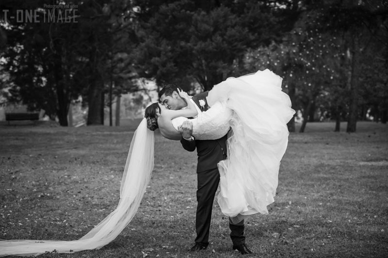 Chloe & Cameron's wedding @ L'Aqua NSW Sydney wedding photography t-one image