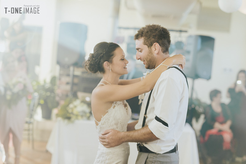 Amy & Robbie’s wedding  @ Shellys Beach Pavilion VIC Melbourne wedding photography t-one image